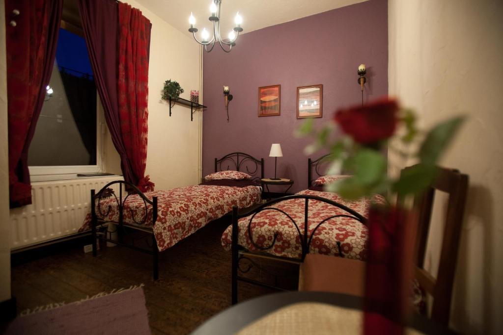 B&b-restaurant Porte De La Lienne Bed and breakfast 2*